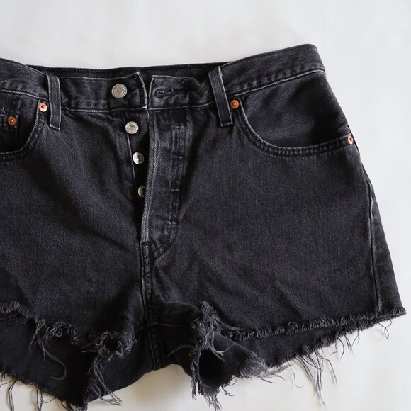Levi's Women's Premium 501 Original Shorts Cutoff Black Jeans Denim Size 29 - Picture 6 of 9